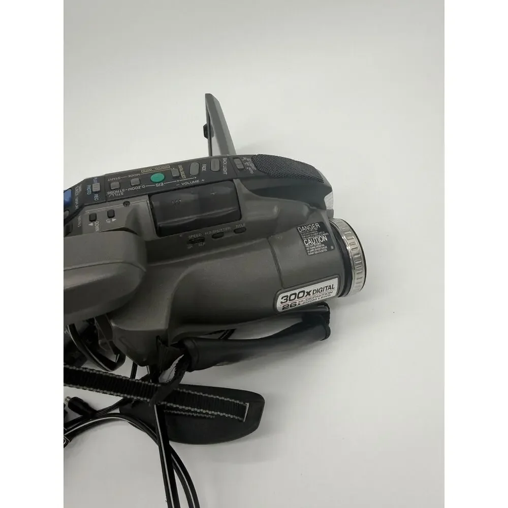 Panasonic PV-L780D VHS-C Camcorder 26x Optical 300x Digital Zoom *NO BATTERIE